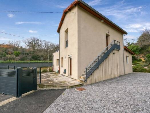 Maison à vendre 312 000 € 6 pièces 3 chambres 98 m² 2 060 m² de terrain Canal Givors 69700