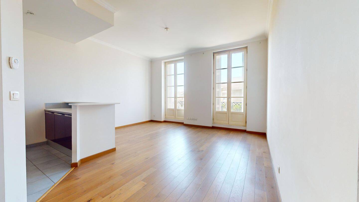 Appartement 3 pièces 73 m² · à Marseille 2ème Arrondissement · 72,6 m² · 320 000 €