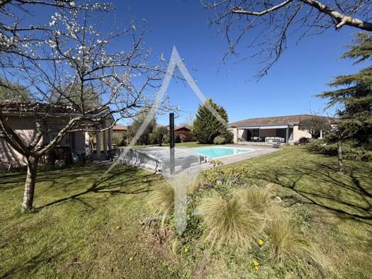 Maison de plain-pied à vendre 490 000 € 5 pièces 4 chambres 175 m² 2 200 m² de terrain Lavernose-Lacasse 31410