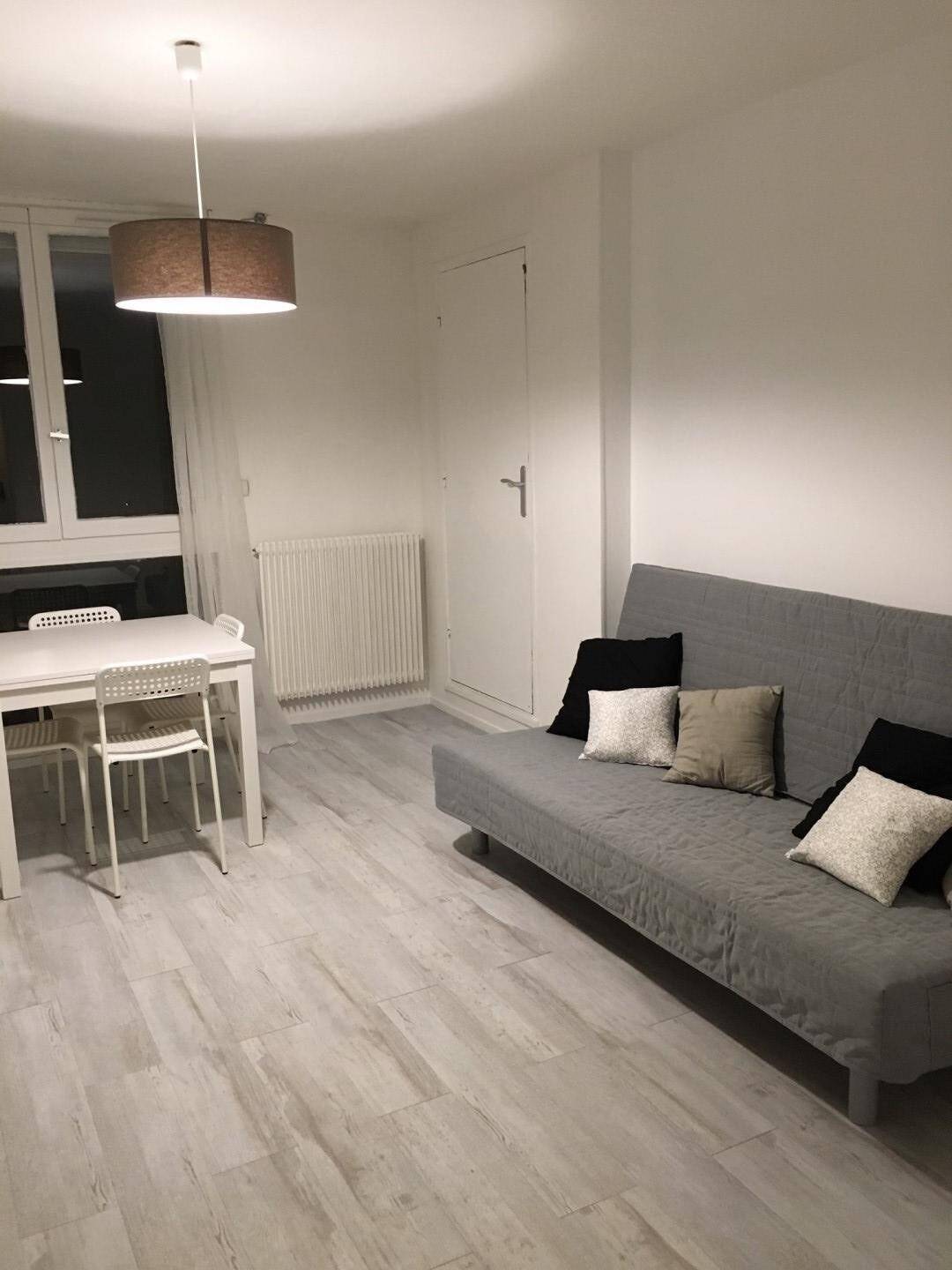2 pièces 90 m² · à Cergy · 90 m² · 542 €/mois