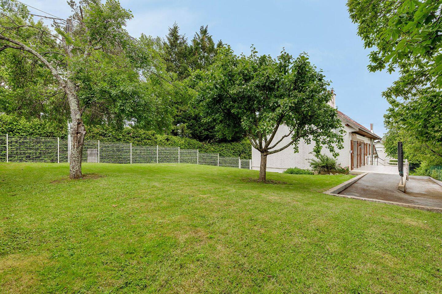 Maison 5 pièces 132 m² · à Moncley · 132,4 m² · 260 000 €