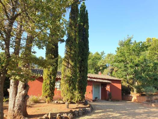 Maison de plain-pied à vendre 495 000 € 6 pièces 5 chambres 121 m² 1 027 m² de terrain Roussillon 84220