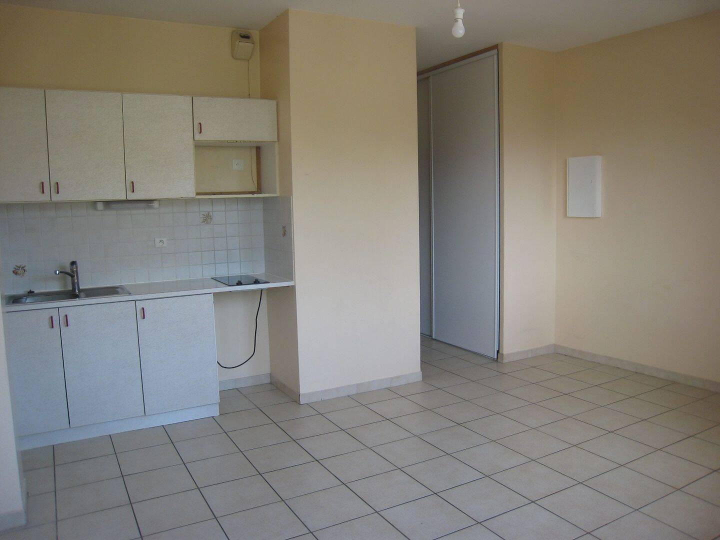 Appartement 1 pièce 24 m² · à La Roche-sur-Foron · 24,4 m² · 451 €