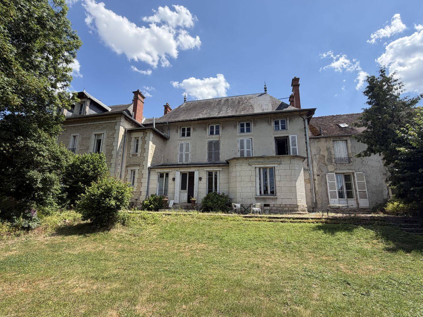 Maison 14 pièces 511 m² · à Châtillon-sur-Seine · 511 m² · 405 000 €