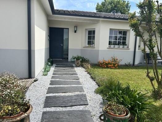 Maison à vendre 528 000 € 6 pièces 4 chambres 147 m² 1 571 m² de terrain Sabaeges Ambarès-et-Lagrave 33440