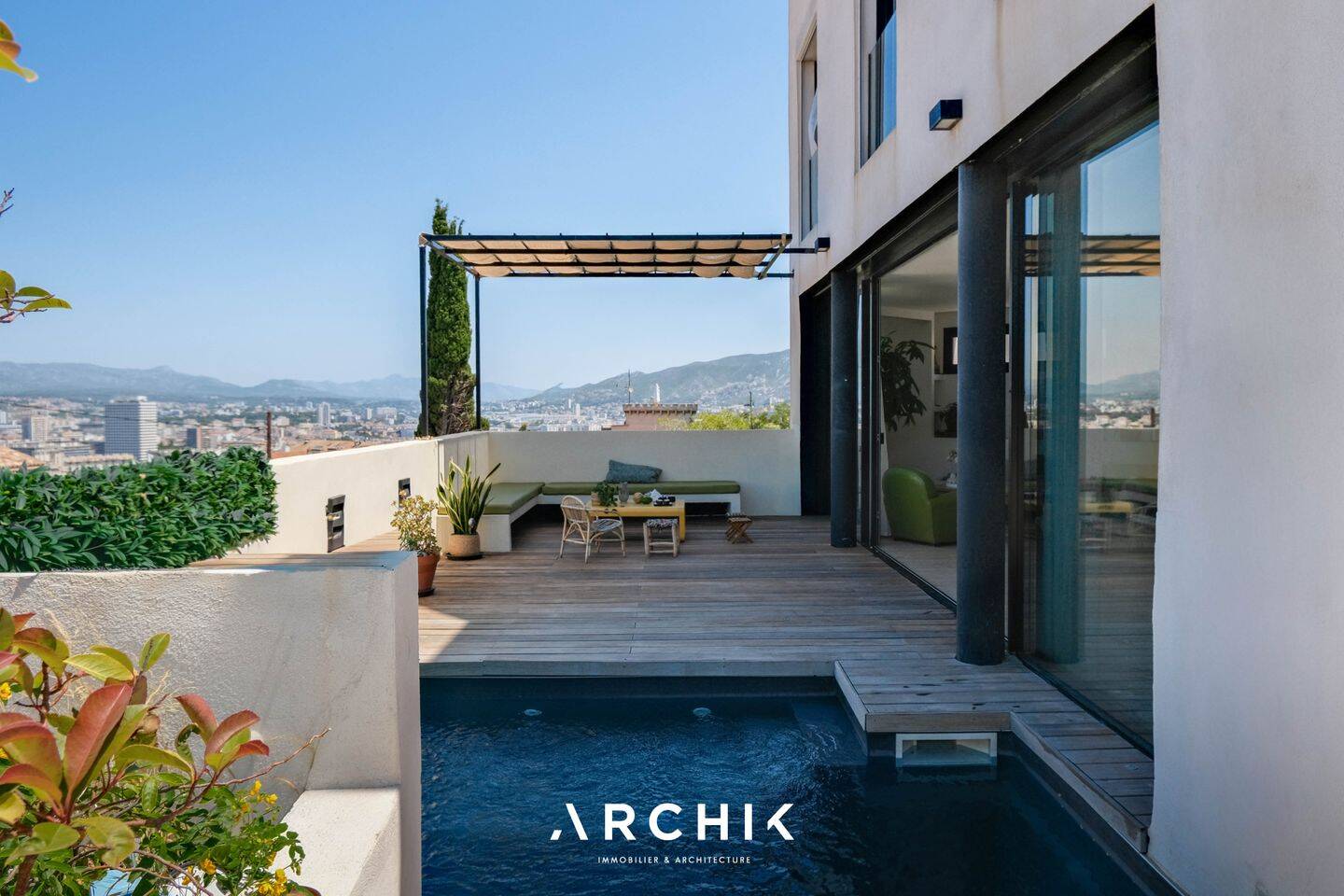 Maison 10 pièces 350 m² · à Marseille 8ème Arrondissement · 350 m² · 2 500 000 €