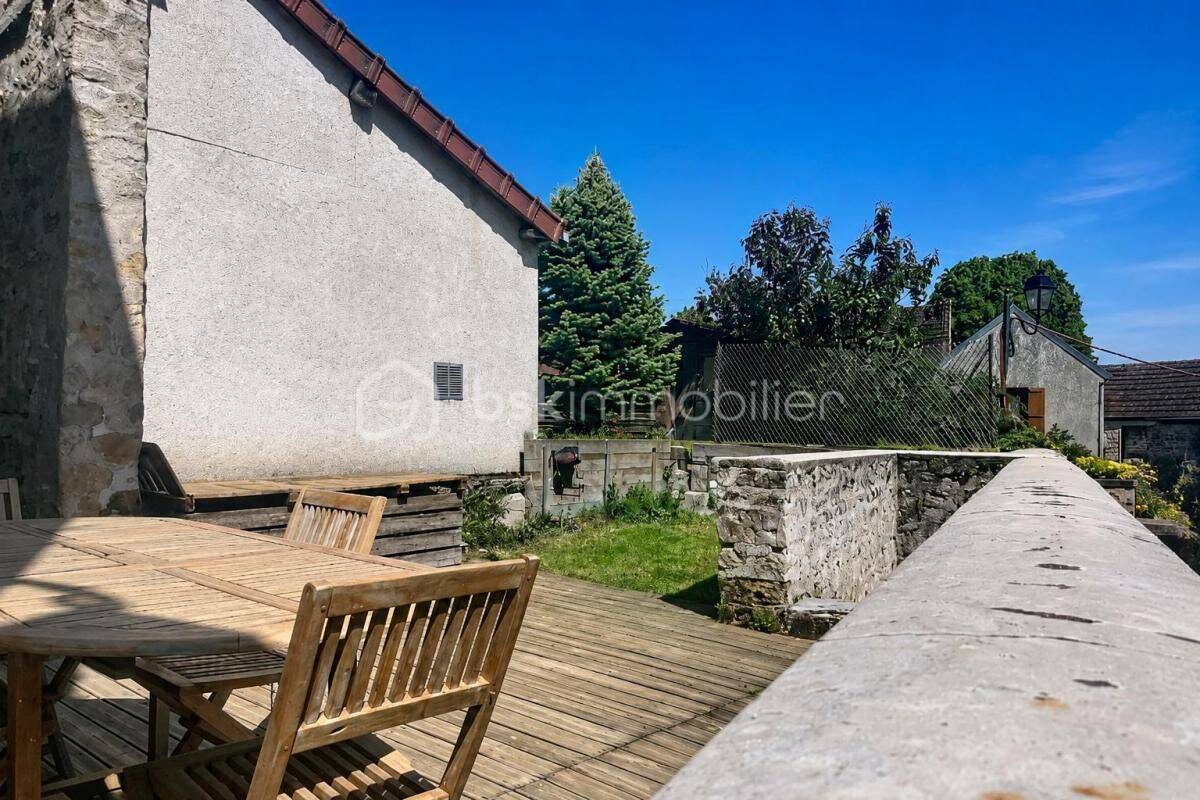 Maison 6 pièces 232 m² · à Génicourt · 232 m² · 374 900 €