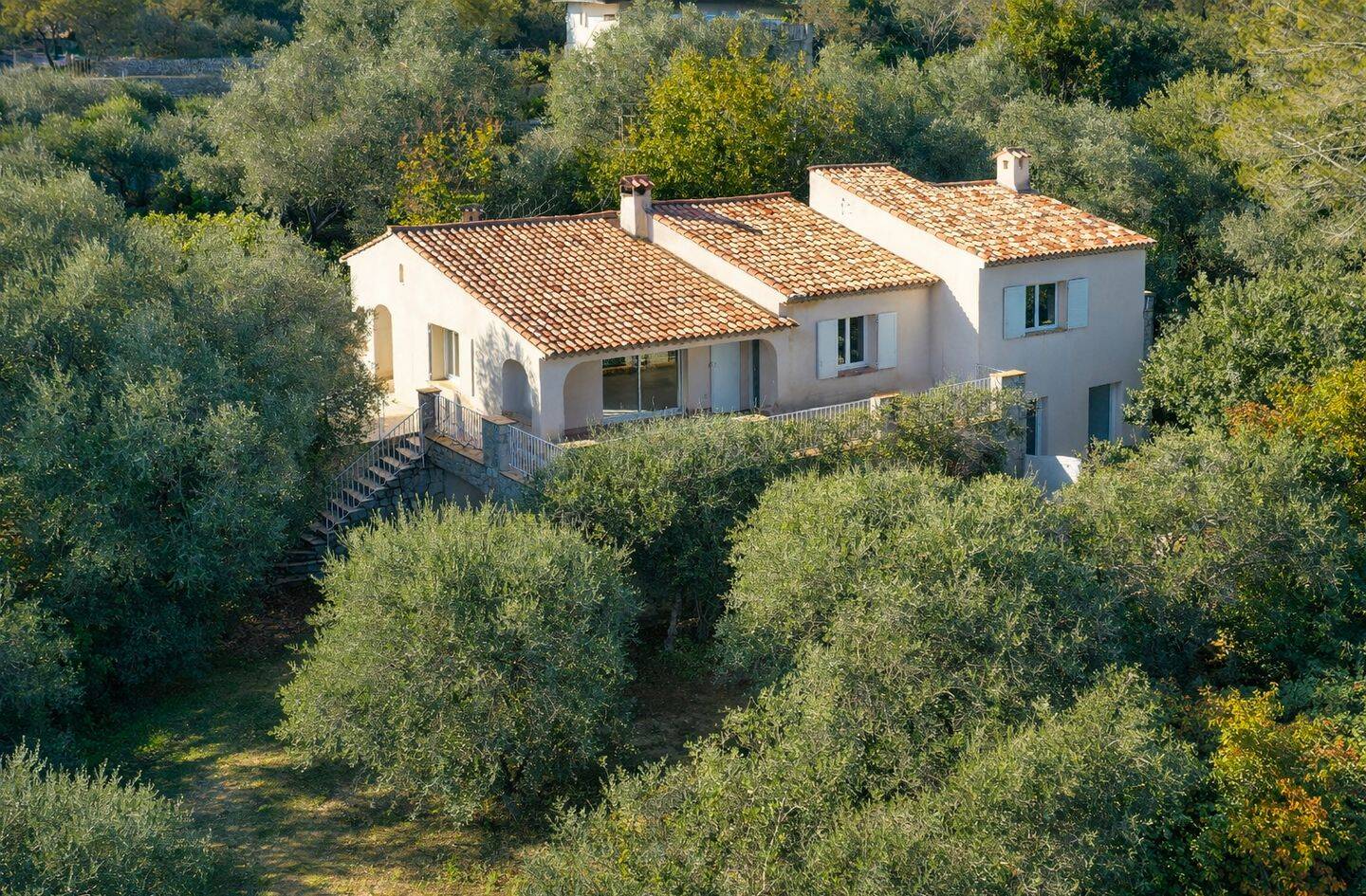 Maison 8 pièces 215 m² · à Le Tignet · 215 m² · 725 000 €