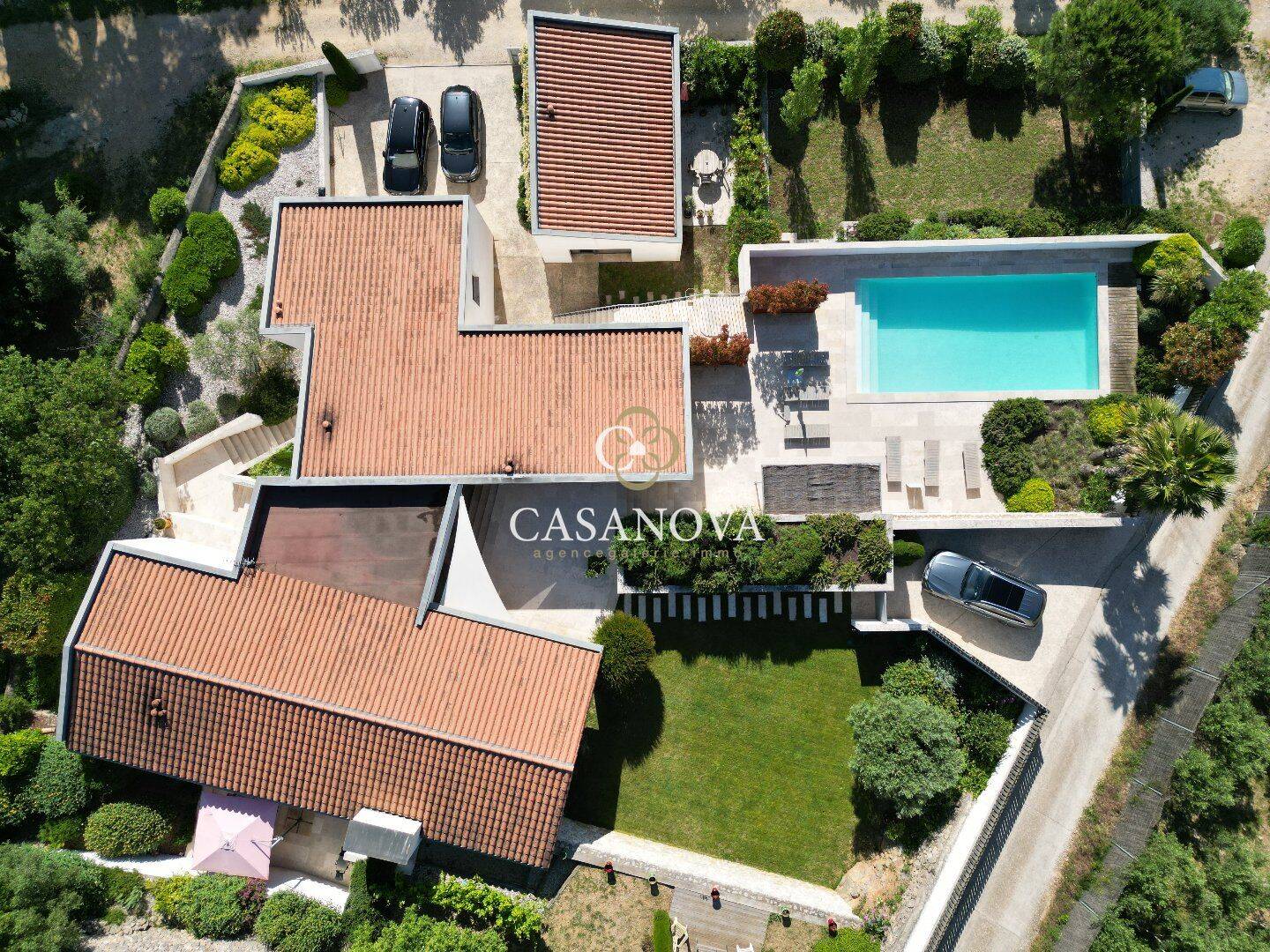 Maison 8 pièces 265 m² · à Clermont-l'Hérault · 265 m² · 970 000 €
