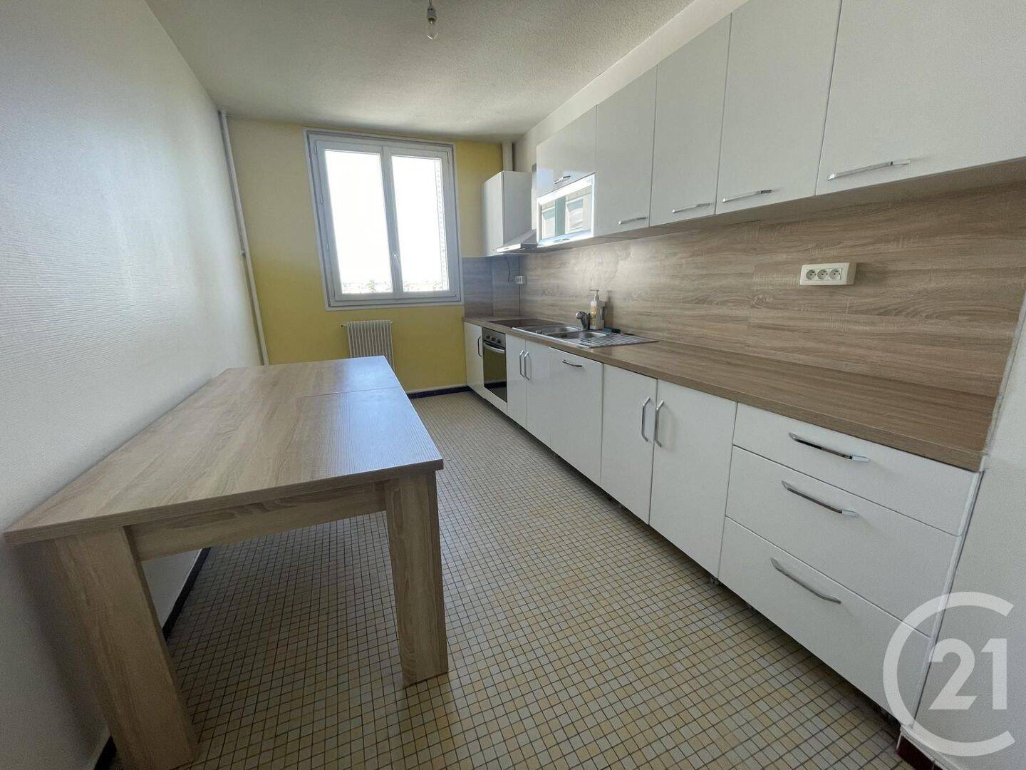Appartement 4 pièces 78 m² · à Villefranche-sur-Saône · 78,4 m² · 808 €/mois