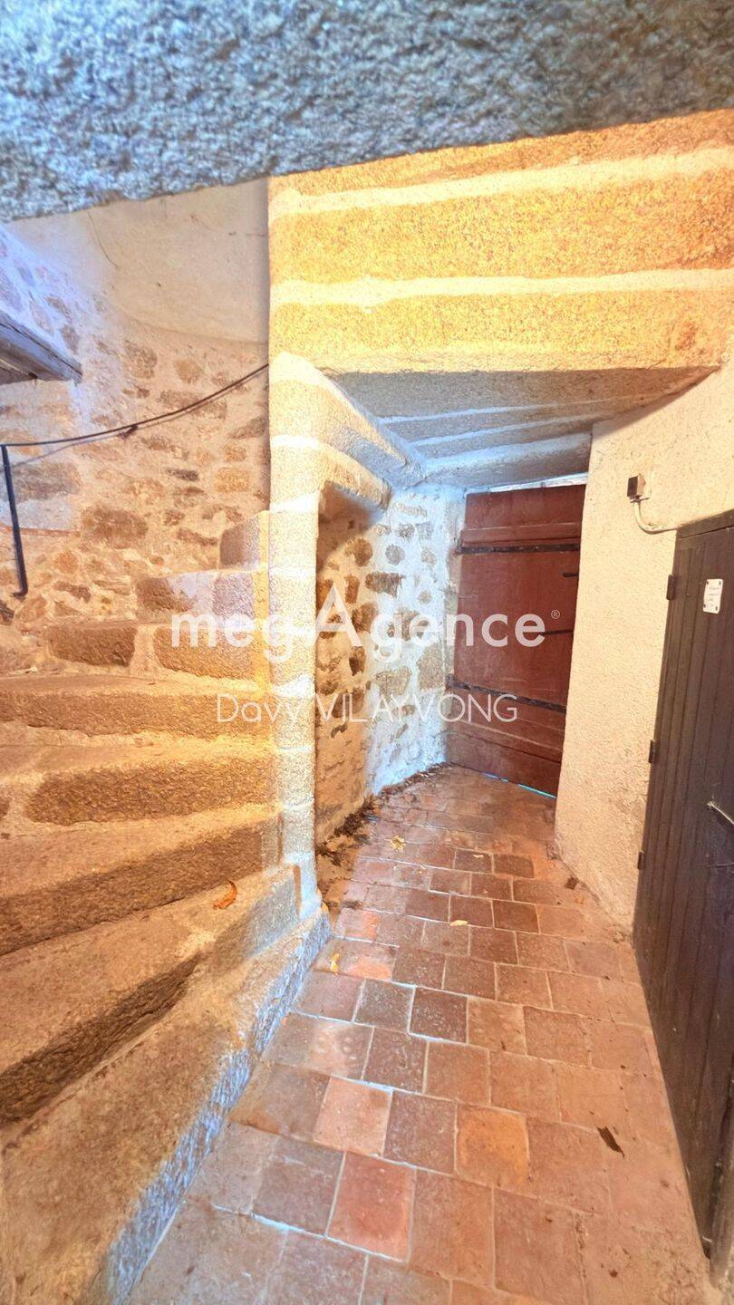 Maison 14 pièces 356 m² · à Cholet · 356 m² · 565 000 €