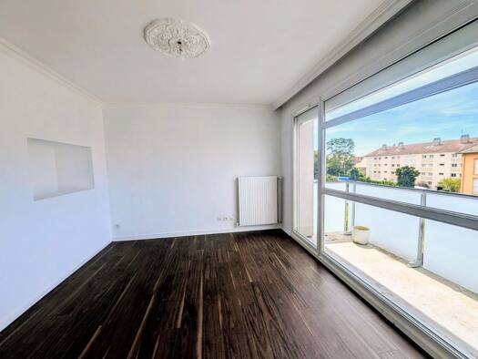 Appartement à vendre 72 500 € 4 pièces 3 chambres 66,7 m² Étage 4/4 Petit-Couronne 76650