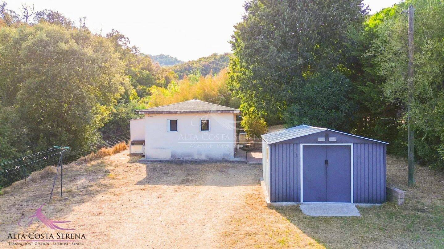 Maison 3 pièces 28 m² · à Sari-Solenzara · 27,7 m² · 1 100 000 €