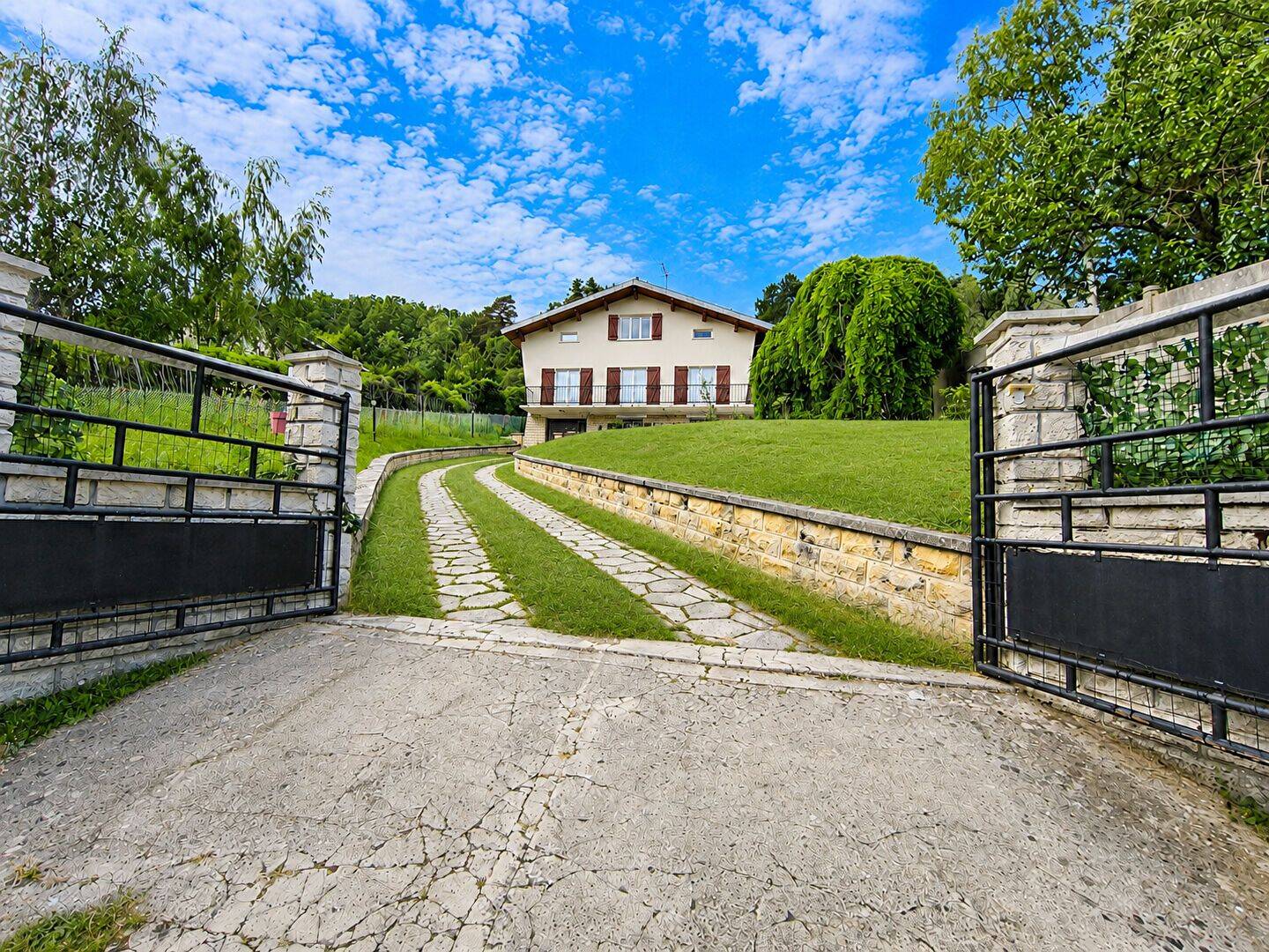 Maison 7 pièces 164 m² · à Arsonval · 164 m² · 179 000 €