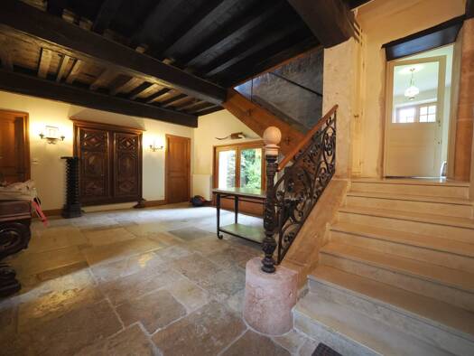 Maison à vendre 575 000 € 15 pièces 8 chambres 344 m² 679 m² de terrain Tournus 71700