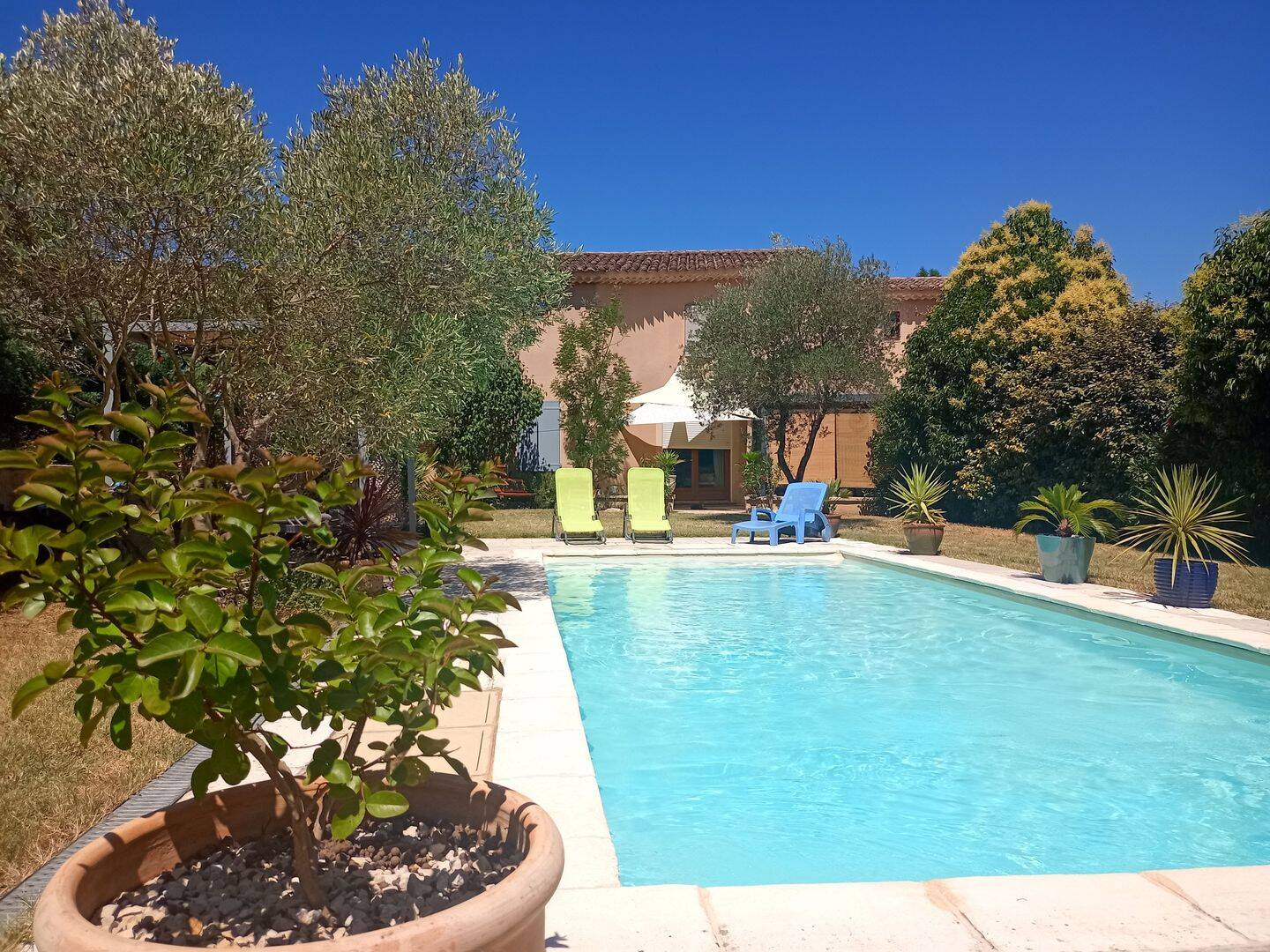 VILLA ATYPIQUE 180 M² 5 CH PISCINE ARDECHE