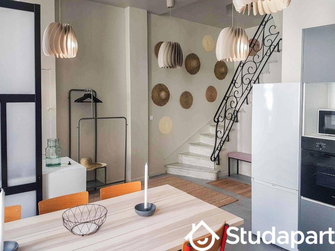 1 pièce 9 m² · à Bordeaux · 9 m² · 551 €