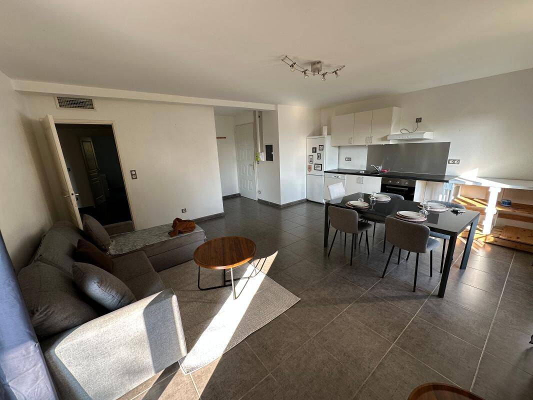 Appartement 4 pièces 76 m² · à Salavas · 76,4 m² · 695 €/mois