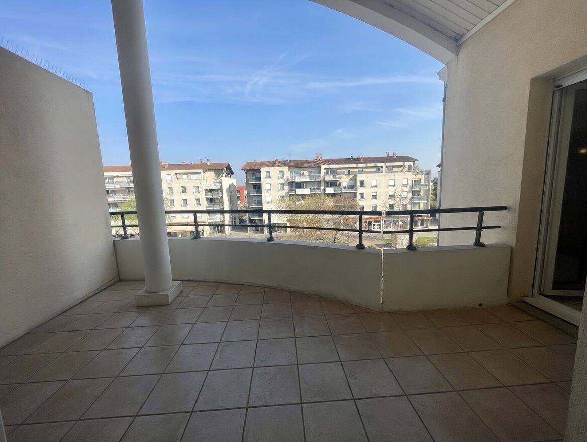 Appartement 3 pièces 104 m² · à Craponne · 104 m² · 1 371 €/mois