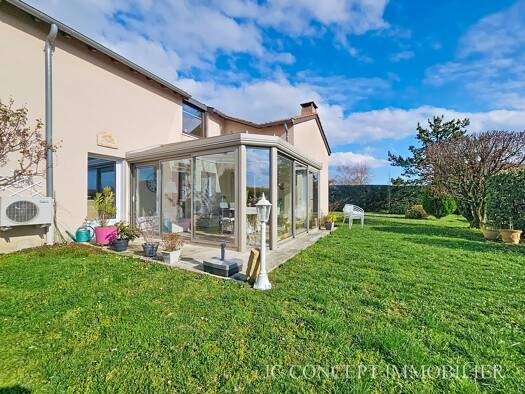 Maison à vendre 398 000 € 6 pièces 4 chambres 165 m² 607 m² de terrain Levigny-Le Bourg Charnay-lès-Mâcon 71850