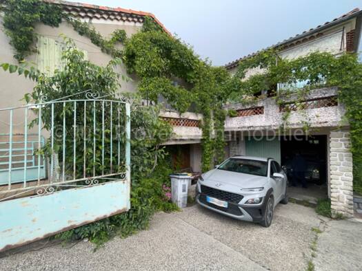 Maison à vendre 265 000 € 6 pièces 4 chambres 156 m² 330 m² de terrain Caromb 84330