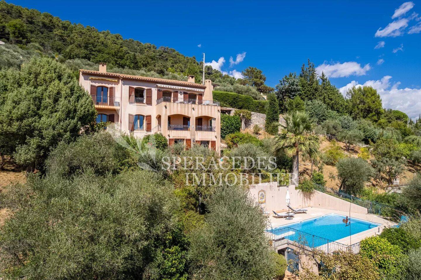 Maison 7 pièces 216 m² · à Le Tignet · 216 m² · 599 000 €