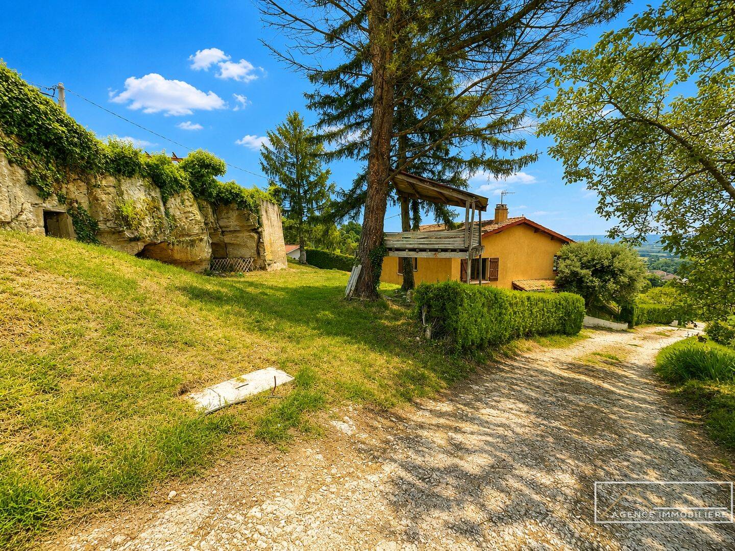 Maison 4 pièces 91 m² · à Anjou · 91 m² · 200 000 €