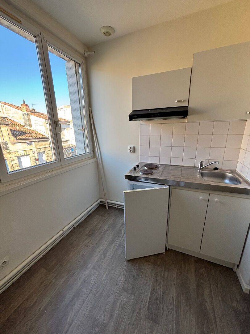 Appartement 1 pièce 13 m² · à Bordeaux · 13,4 m² · 320 €/mois