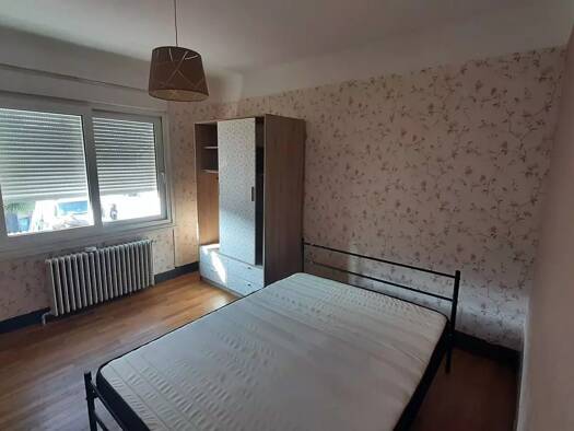 Appartement à louer 650 € 1 pièce 15 m² Étage 1/1 disponible dès maintenant Les Trèfles Sevran 93270