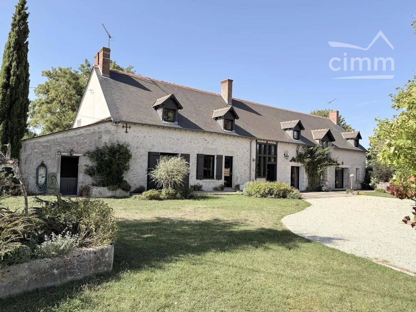 Maison 11 pièces 461 m² · à Tourailles · 461 m² · 450 000 €