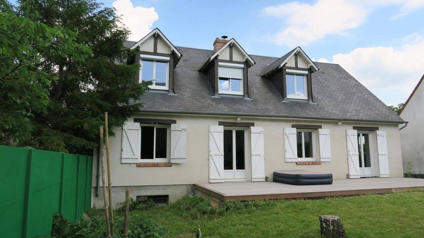 Maison 6 pièces 154 m² · à Orléans · 153,6 m² · 1 455 €
