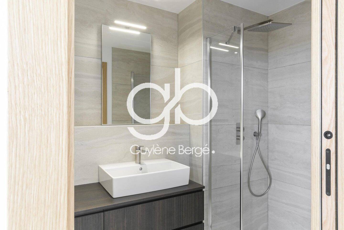 Appartement 3 pièces 77 m² · à Castries · 76,9 m² · 330 000 €