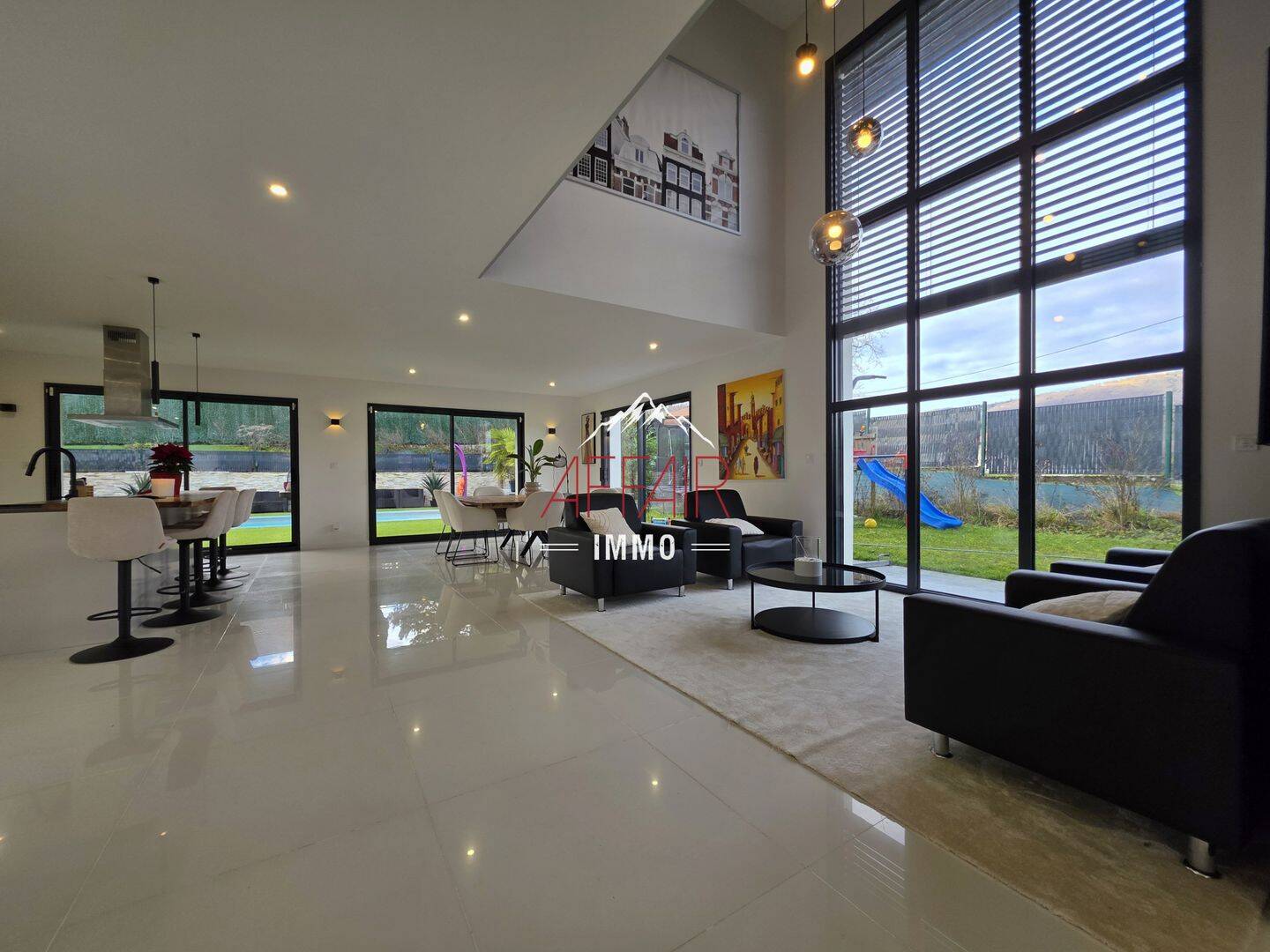 Maison 6 pièces 236 m² · à Reignier-Ésery · 235,6 m² · 950 000 €