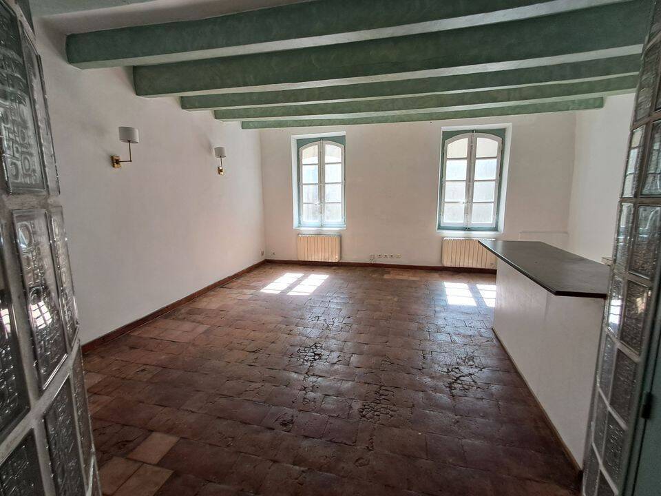 Appartement 2 pièces 57 m² · à Marseille 1er Arrondissement · 57 m² · 890 €