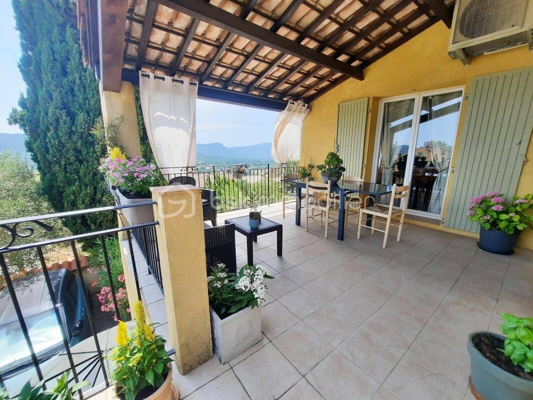 Appartement 5 pièces 80 m² · à Bagnols-en-Forêt · 79,8 m² · 300 000 €