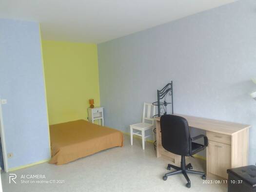 Appartement à louer 500 € 1 pièce 33 m² Étage 1/4 disponible dès maintenant Couronneries Poitiers 86000
