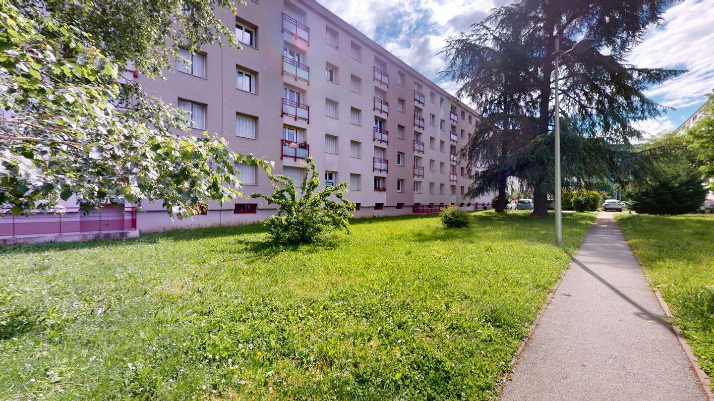 Appartement 4 pièces 62 m² · à Saint-Martin-d'Hères · 62 m² · 115 000 €