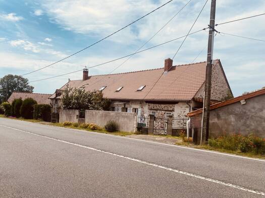 Ferme à vendre 82 600 € 3 pièces 2 chambres 100 m² 1 087 m² de terrain Voussac 03140