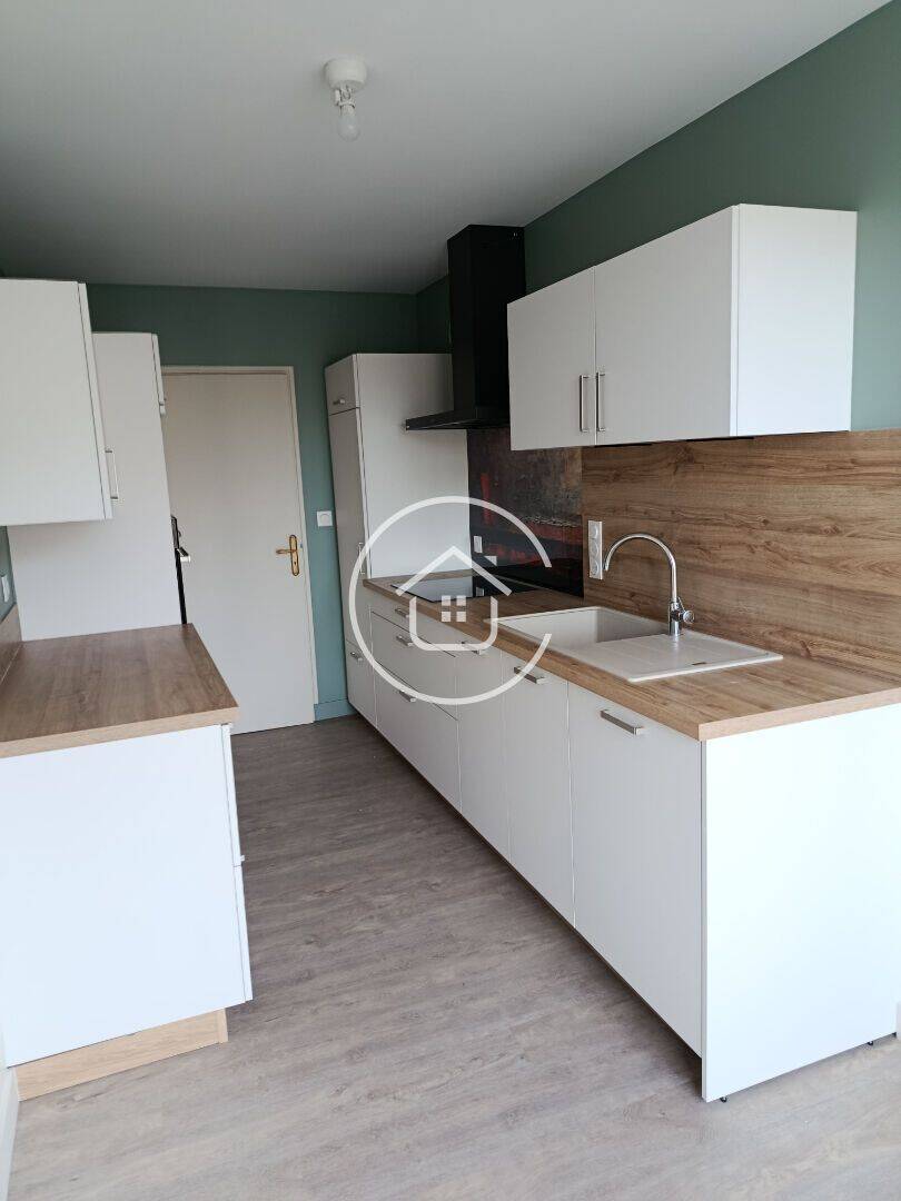 Appartement 4 pièces 115 m² · à Vendôme · 115 m² · 930 €