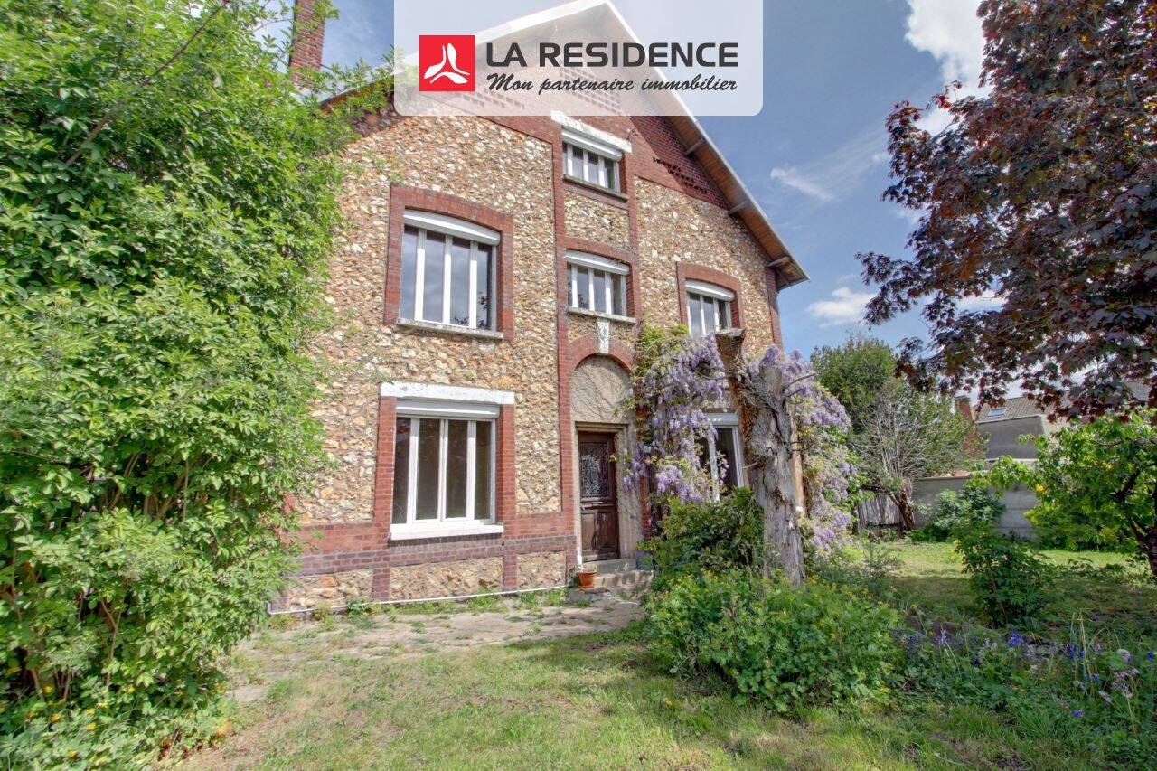 Maison 8 pièces 158 m² · à Oissel · 158 m² · 219 000 €
