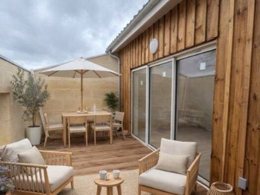 Appartement à louer 980 € 4 pièces 3 chambres 90 m² Fronsac 33126