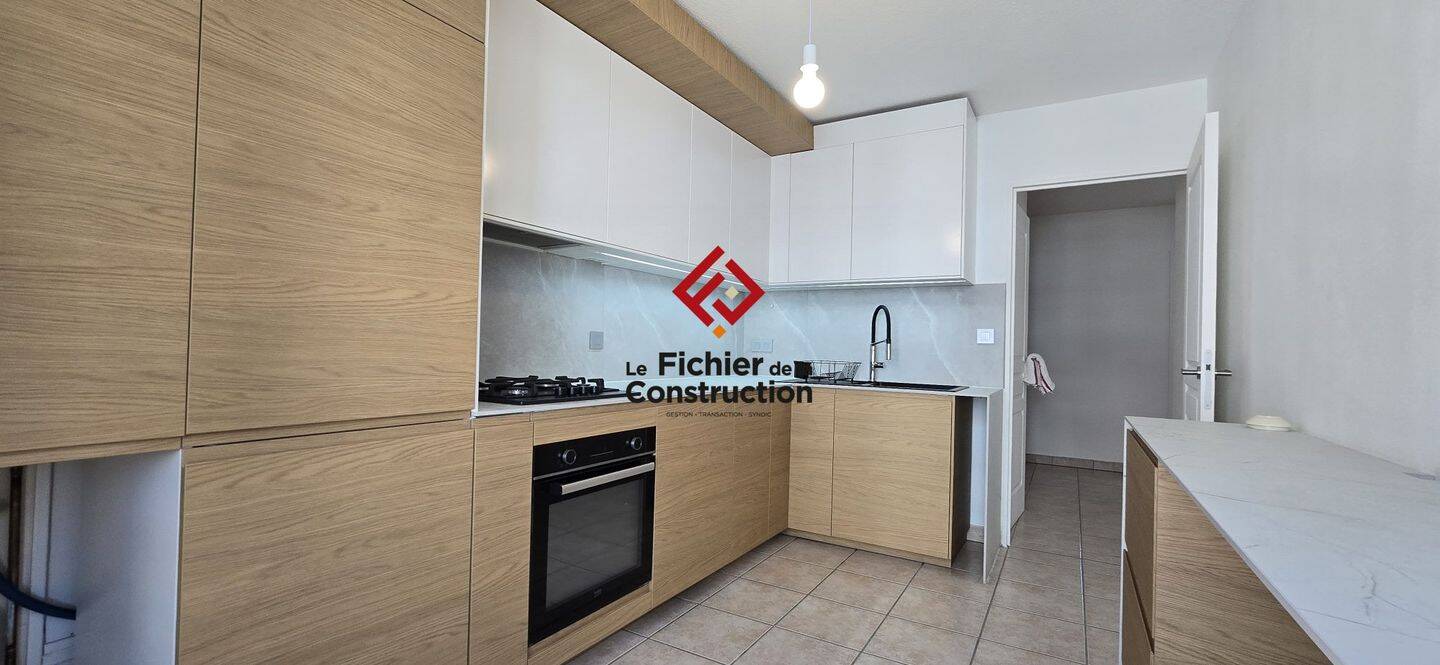 Appartement 3 pièces 84 m² · à Grenoble · 83,8 m² · 1 081 €/mois