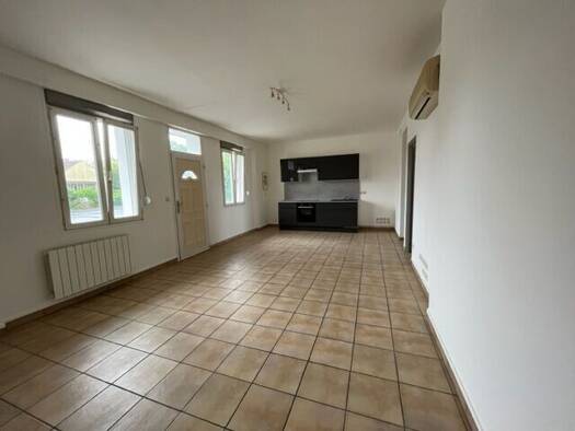 Appartement à louer 781 € 2 pièces 2 chambres 63 m² Remy 60190