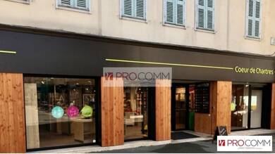 Local commercial à louer 3 871 € 330 m² de surface de vente Haute Ville-Basse Ville Chartres 28000