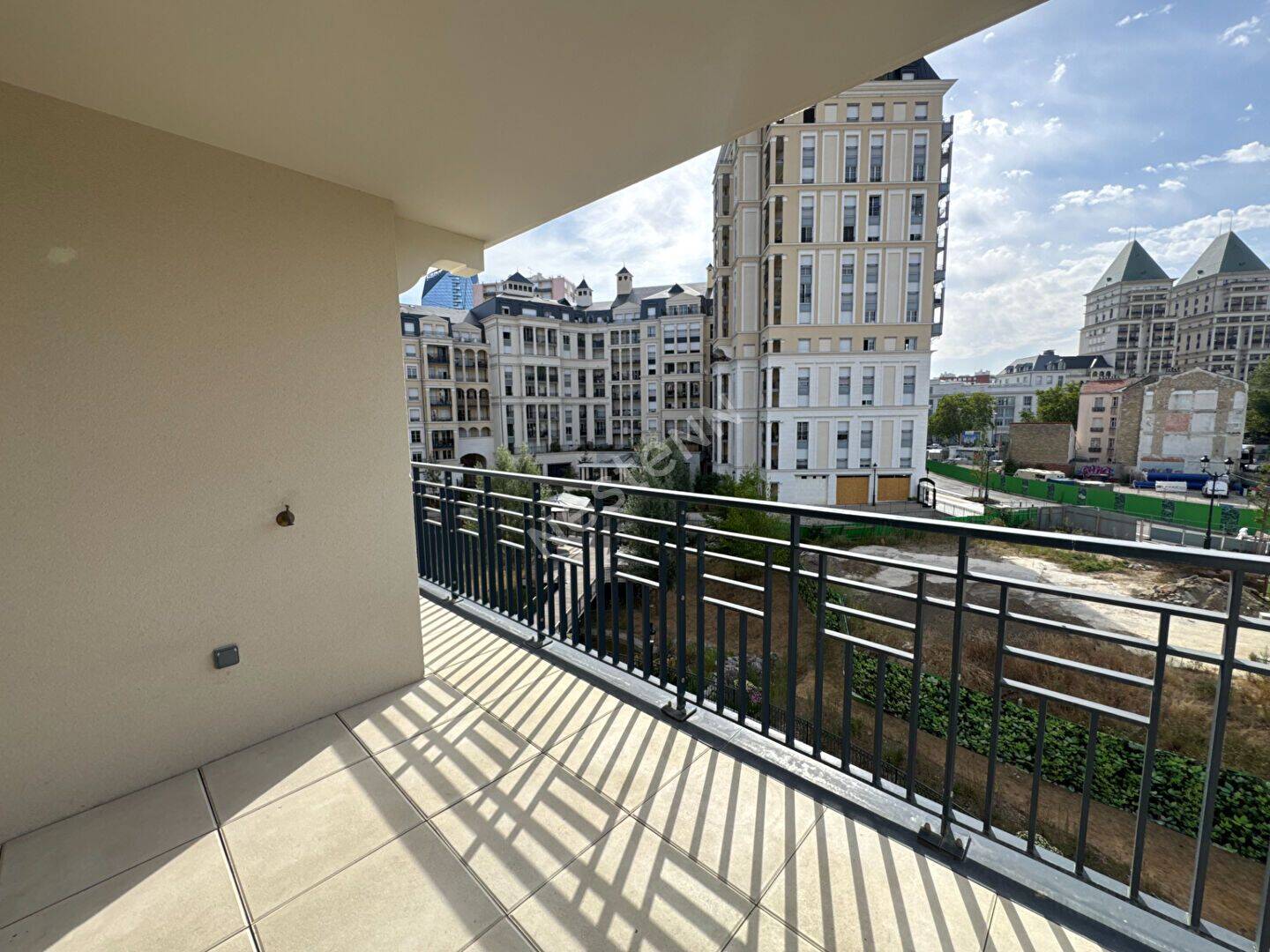 Appartement 5 pièces 99 m² · à Puteaux · 99 m² · 3 000 €
