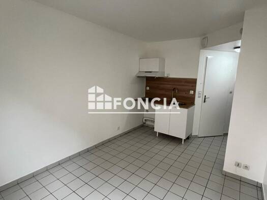 Appartement à vendre 97 500 € 1 pièce 17,3 m² RDC/3 Osny 95520