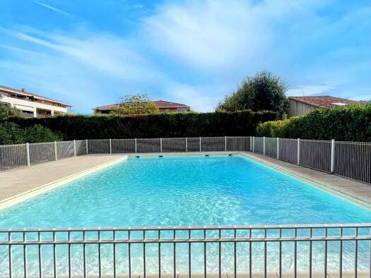 Appartement à vendre 245 000 € 3 pièces 2 chambres 67,5 m² Étage 1/3 La Croix Rouge Marseille 13ème arrondissement 13013