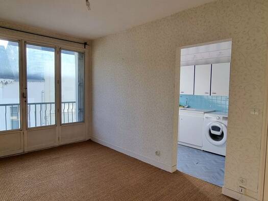 Appartement à vendre 90 000 € 1 pièce 37 m² Étage 2/3 Lakanal-Strasbourg Tours 37000