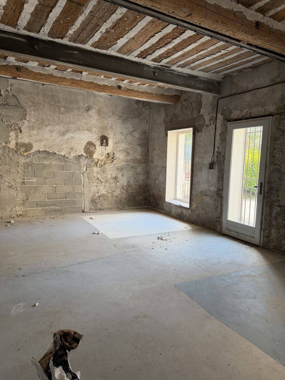 Appartement 1 pièce 69 m² · à L'Isle-sur-la-Sorgue · 69 m² · 149 000 €