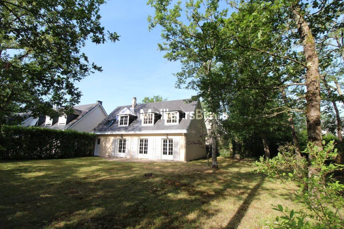 Maison 6 pièces 143 m² · à Orléans · 143 m² · 329 000 €